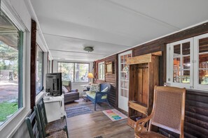 Indoors, Furniture, Living Room, Floor, Flooring