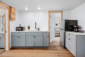 Kitchen: Whip up local delicacies in this bright, modern kitchen with stylish accents!