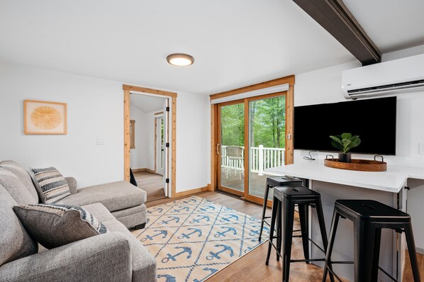 Enjoy bright views and modern decor in this inviting space, perfect for relaxation!