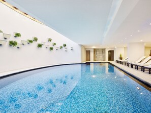 Water, Building, Swimming Pool, Azure, Architecture, Interior Design, Body Of Water, Floor, Leisure, Aqua