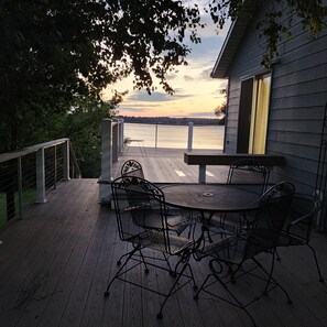 Deck to Enjoy Sunsets!
