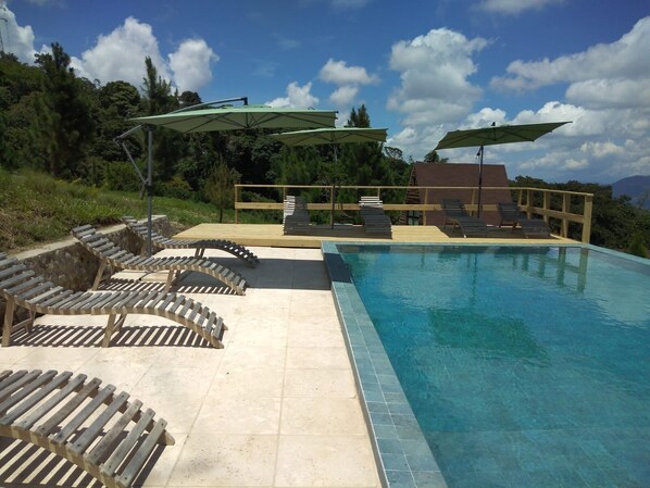 Infinity-pool