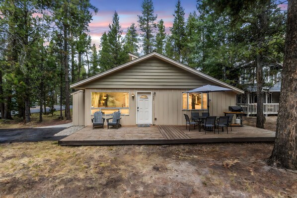 Cozy Sunriver Cabin