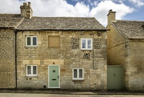 Welcome to Rock Cottage in Minchinhampton, Gloucestershire