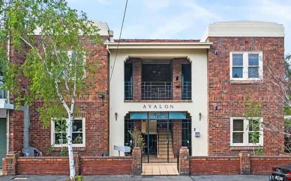 AVALON FRONT: Behind this Art Deco façade are are two adjacent, two bedroom apartments. Ground and First Floor. Sleeps up to 11. Great apartments, brilliant location. Moments from the vibrant Albert Park Village precinct, famous St. Vincents Gardens and the beach.