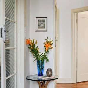 ENTRY: Enter the apartment's hall and you are immediately struck by the many original mid 1930's Art Deco features.