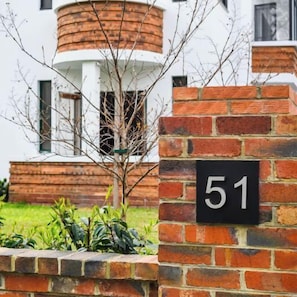 1/51 NIMMO STREET: Apartment One is the ground floor, front apartment with the balcony. At one end of Nimmo Street is the Middle Park beach. At the other is Albert Park, Melbourne's best sport and recreation park with its stunning lake.