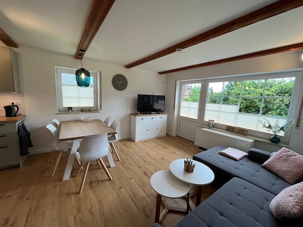 Wohn und Esszimmer
