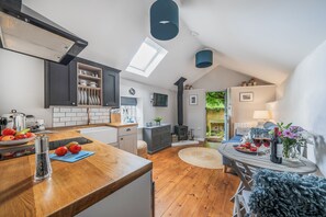 The Old Stables, Charmouth: Well-appointed accommodation for a memorable stay