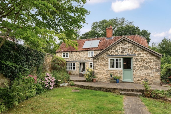 Dovehayes Cottage, Bourton: A gorgeous retreat for up to four guests