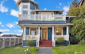 房屋外观
The whole Victoria-style and historical single house.