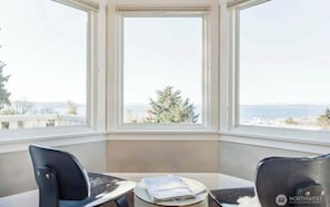 Resting area in Master room, where you can take a cup of coffee and enjoy the sunset. Great view that you can see the beautiful scene.