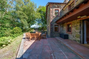 Swarthbeck House - Howtown, Ullswater | Front Patio