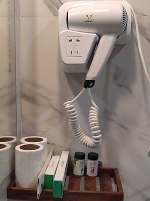 Bathroom amenities