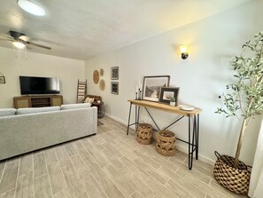 Entryway/living room 