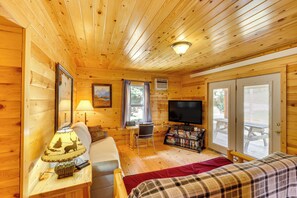 Living Room | Fireplace | 1st Floor