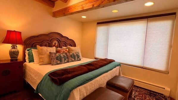 Bedroom 1 - King