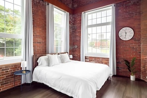 King size bed