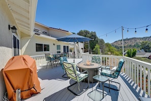 Deck | Outdoor Dining Areas | Lake View | Gas Grill