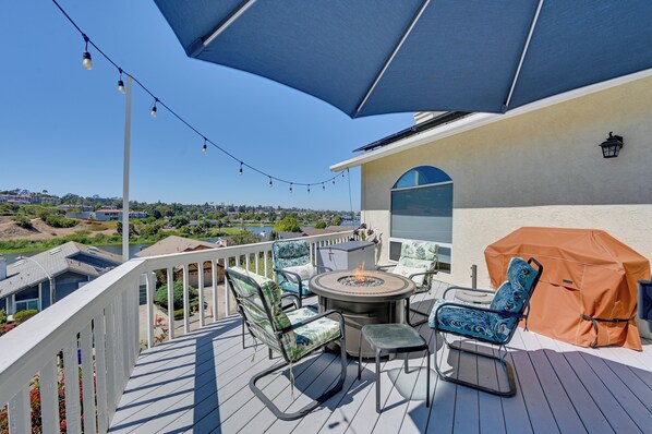 San Marcos Vacation Rental | 3BR | 2.5BA | Stairs Required | 2,500 Sq Ft