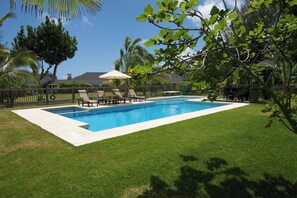 The swimming pool is fed by a natural artesian well. Perfect place to cool off on a hot tropical day. 