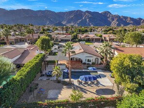 Ariel view of the entire backyard.