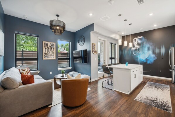 Living Room / Kitchen / Dining Areas