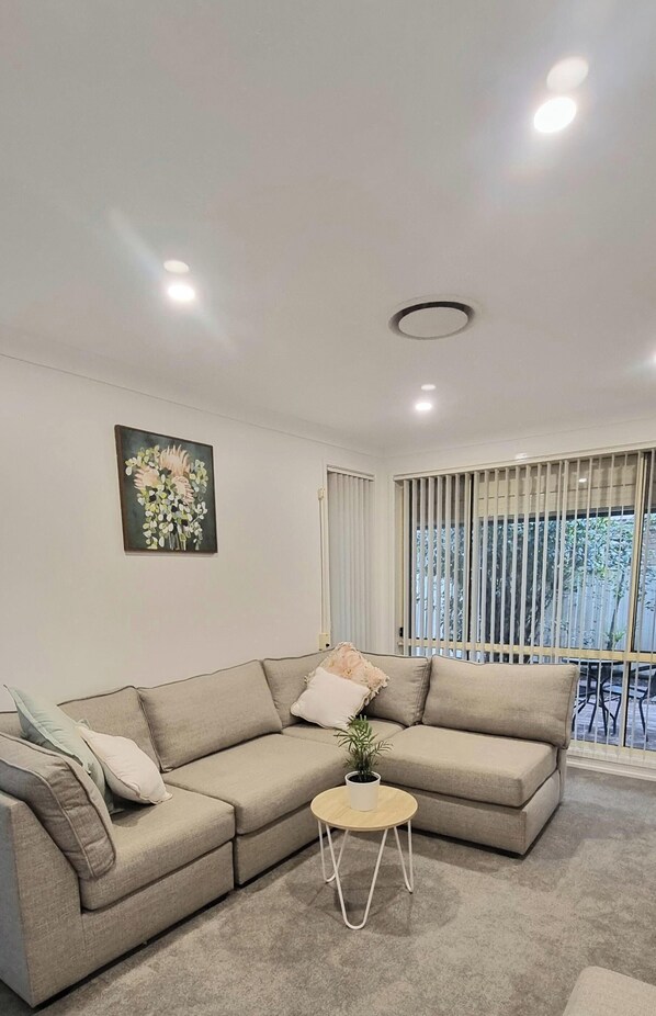 Garden view lounge room