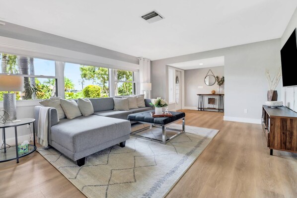 This newly remodeled home is meticulously furnished and decorated in a fresh, modern style - you'll be proud to call it your home away from home.