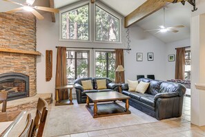 Lower Living Room | 1st Floor | Central Heating | Free WiFi | Smart TV
