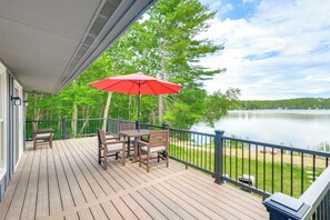 Outdoor Entertainment Areas | Wood-Burning Fire Pit | Gas Grill | 4 Kayaks