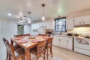 Kitchen | Single-Story Apartment | Central A/C & Heat