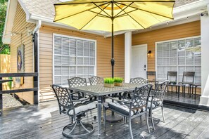 Deck | Charcoal Grill | Outdoor Seating & Dining