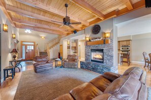 Open floor plan.
