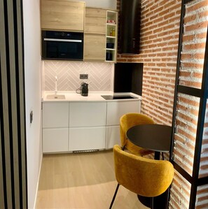 Kitchen (2)