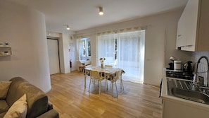 Living room 6