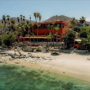 Casita on the right / Main beachfront view of the Agave