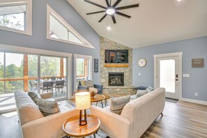 Living Room | 1st Floor | Gas Fireplace | Smart TV | Board Games