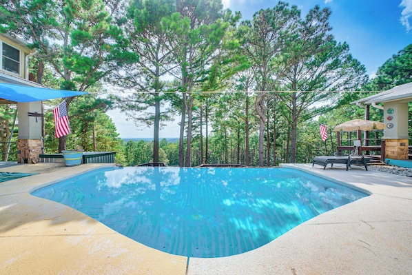 Broken Bow Vacation Rental | 1BR | 1.5BA | Stairs Required | 1,100 Sq Ft