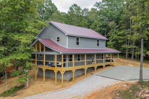 Wraparound Covered Porches on 3 Sides