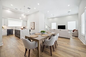 Modern Open-Concept Living – Spacious, stylish, and perfect for your stay! 🏡