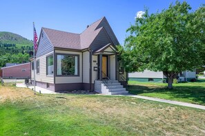 Welcome to the Black Diamond Bungalow!