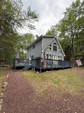 Exterior- walkway up to the deck! 