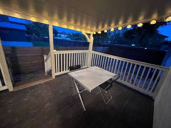 Outdoor dining