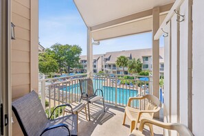 Strategically located near Forest and Coligny beaches, at the heart of Hilton Head Island, it sits just minutes away from hustling and bustling Coligny Plaza.