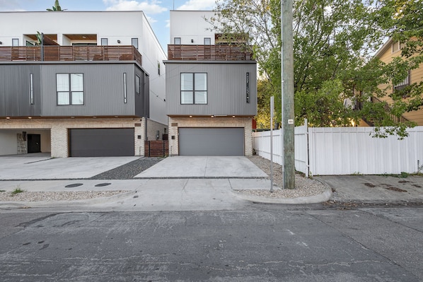 Modern Detached 4 Story Single Family Home