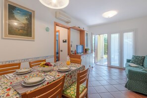 Living and dining room