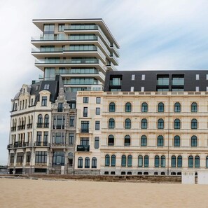 Poperty building