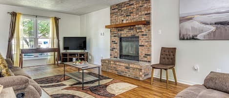 Indianapolis Vacation Rental | 4BR | 2.5BA | 1,592 Sq Ft | Stairs Required