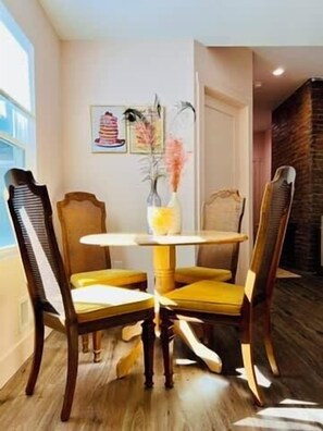 [Dining Area] A charming table for 4.